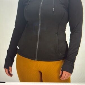 🍋🍋 Lululemon Athletica Black Hooded Jacket - Nulu/Mesh Vent